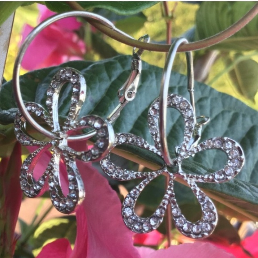❤️HOST PICK❤️Slider Flower Rhinestone Earrings🌷 - Picture 2 of 4